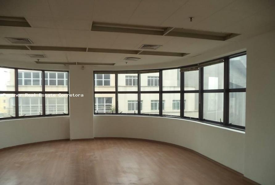 Conjunto Comercial-Sala à venda com 1 quarto, 188m² - Foto 3