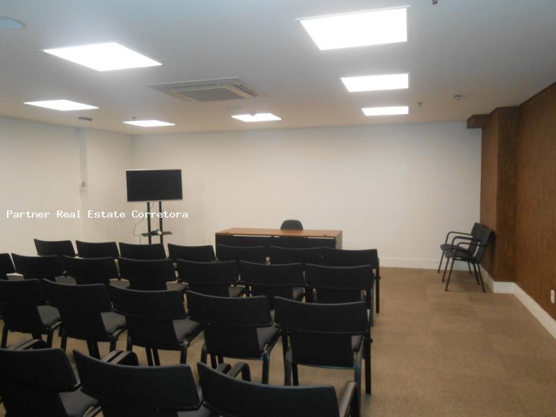 Conjunto Comercial-Sala à venda com 1 quarto, 252m² - Foto 24