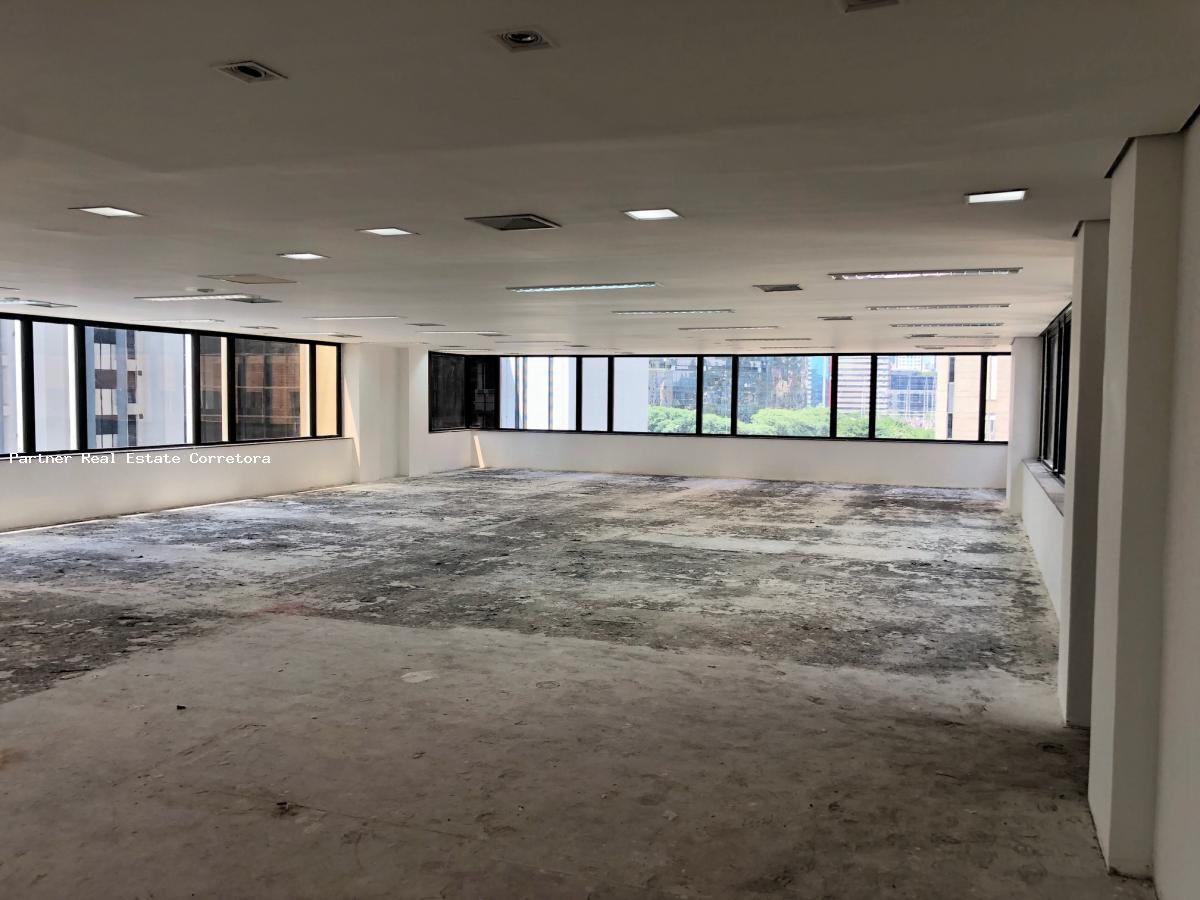 Conjunto Comercial-Sala para alugar com 1 quarto, 245m² - Foto 12