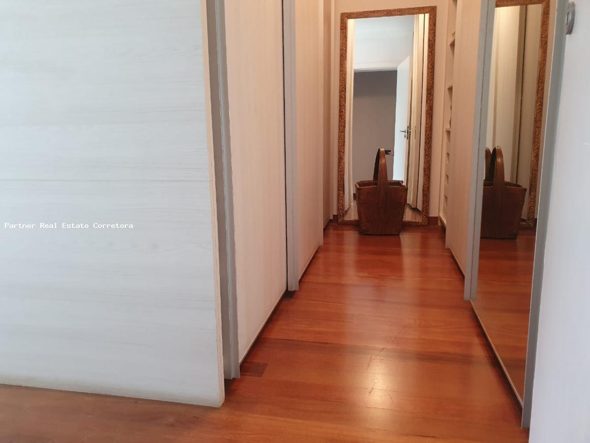 Apartamento para alugar com 4 quartos, 226m² - Foto 6