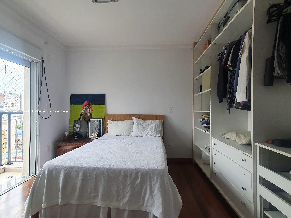 Apartamento para alugar com 4 quartos, 226m² - Foto 11