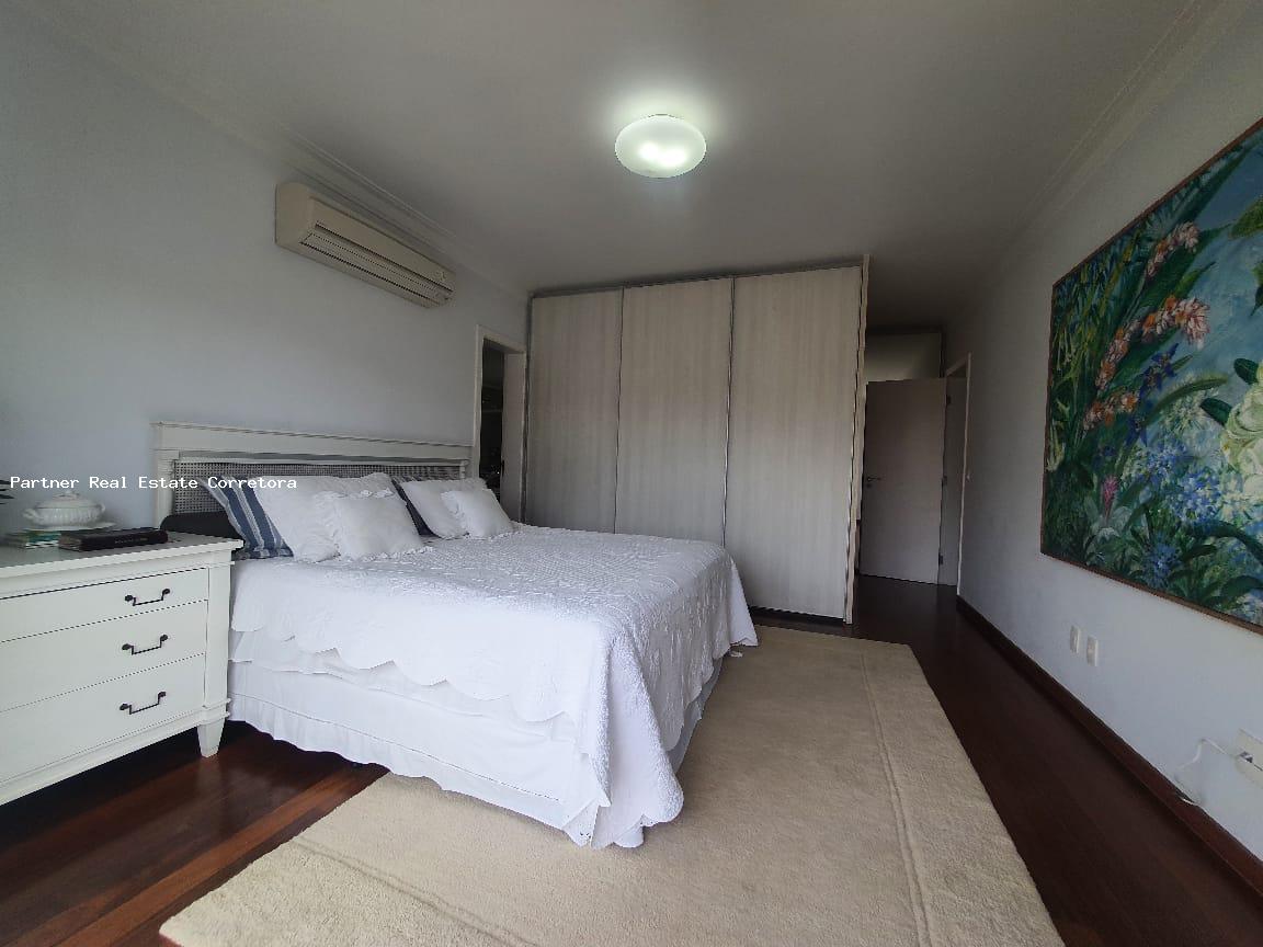 Apartamento para alugar com 4 quartos, 226m² - Foto 13