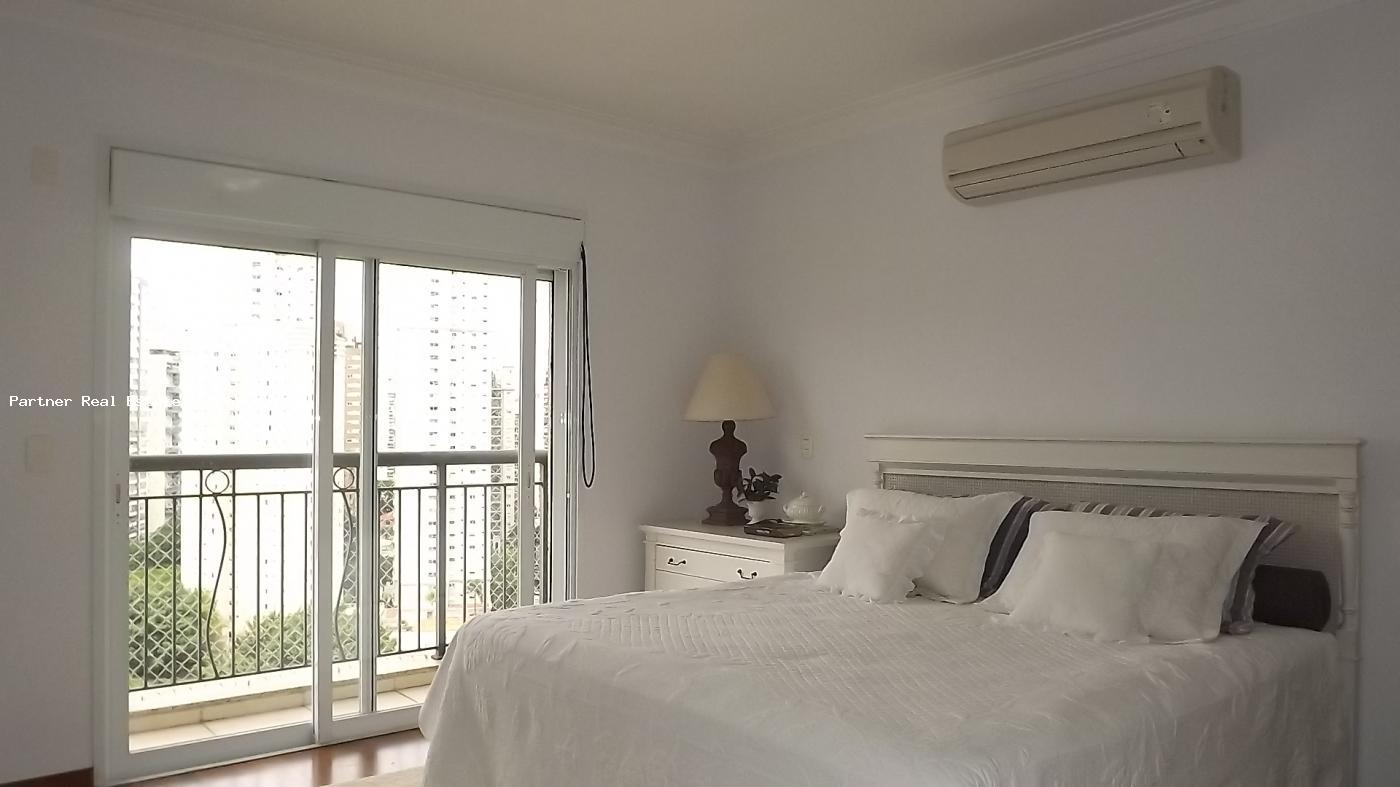 Apartamento para alugar com 4 quartos, 226m² - Foto 15