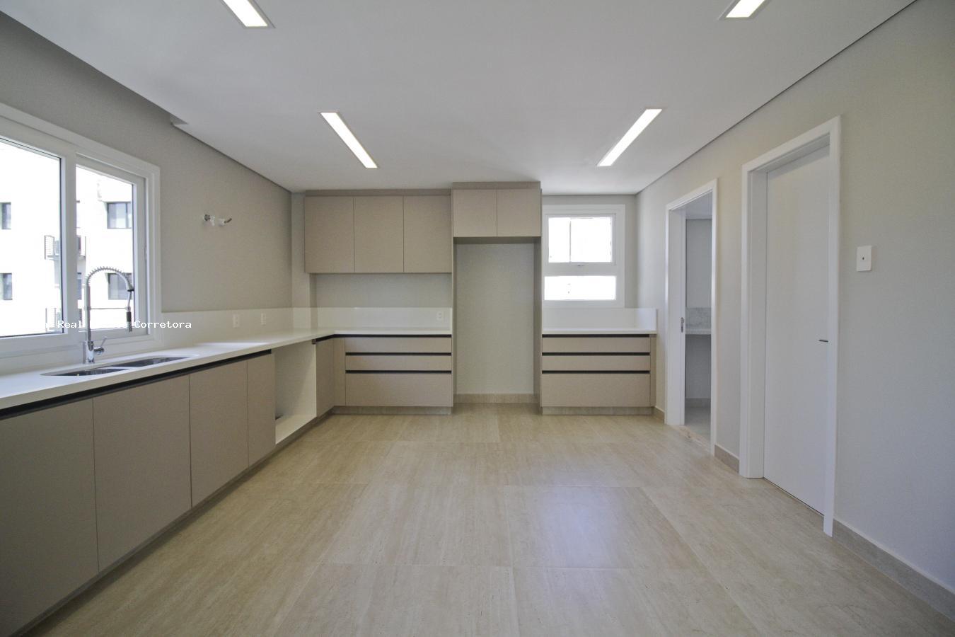 Apartamento à venda com 3 quartos, 250m² - Foto 19