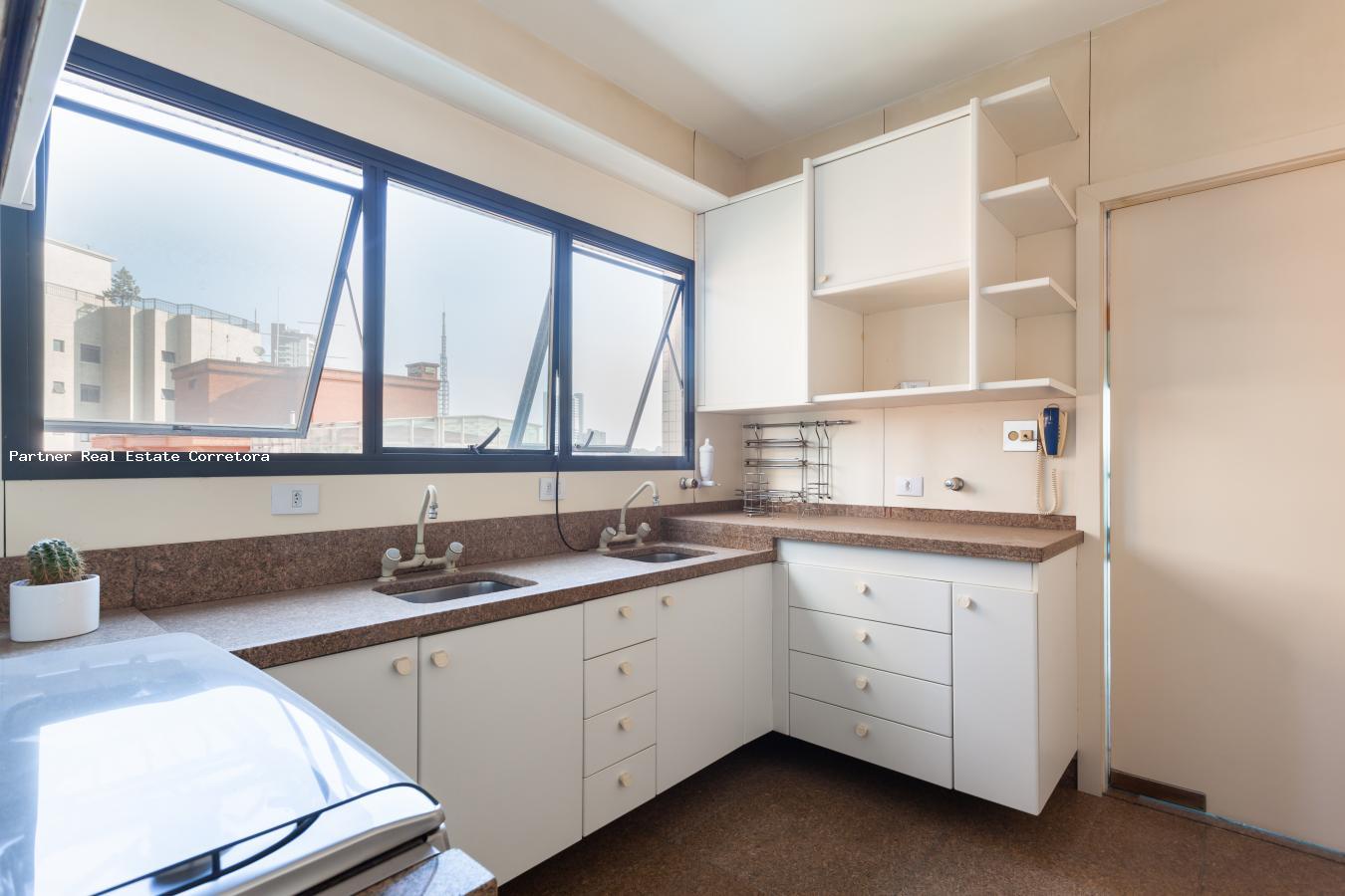 Apartamento à venda com 4 quartos, 202m² - Foto 9