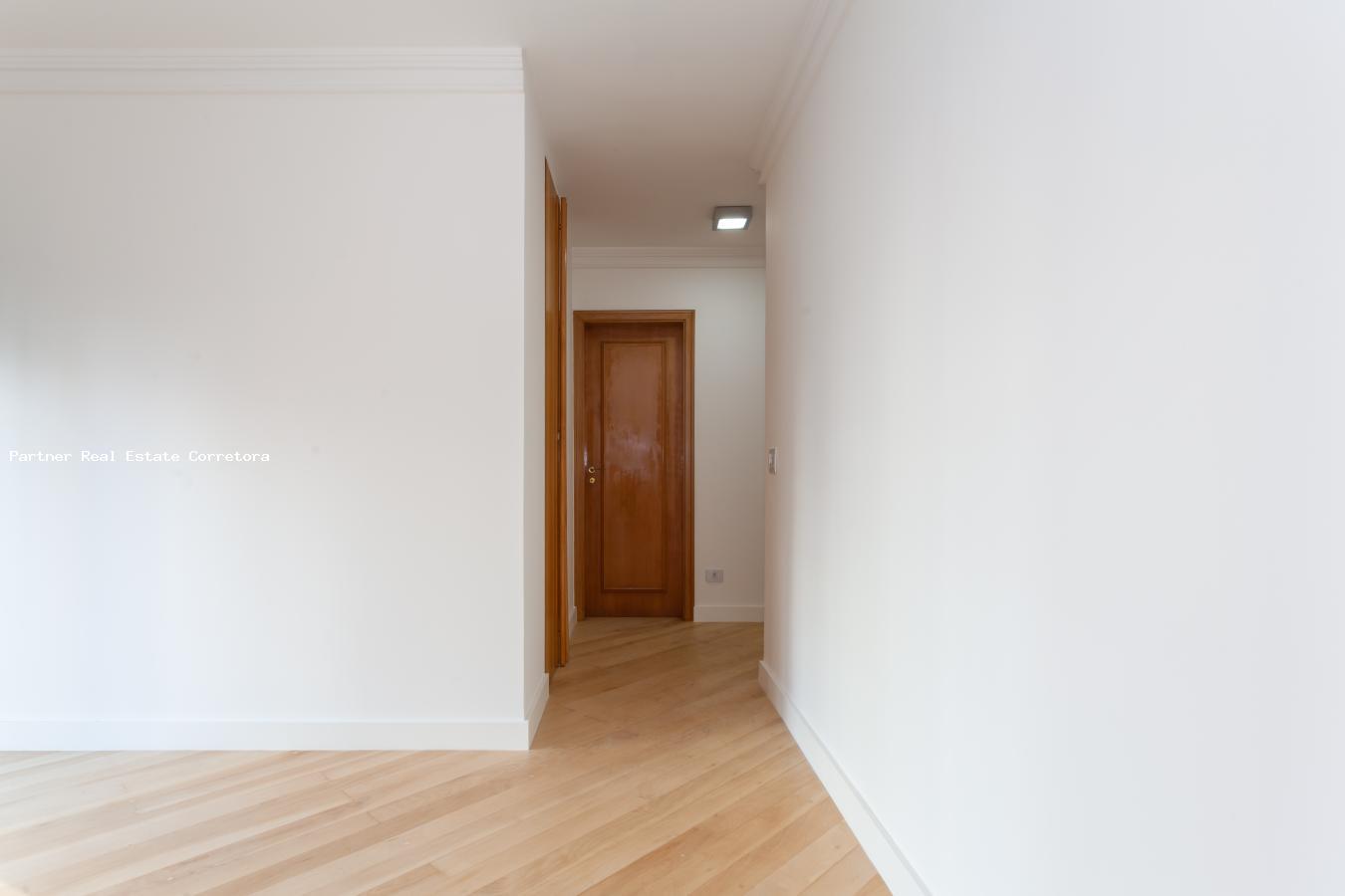 Apartamento à venda com 4 quartos, 202m² - Foto 18