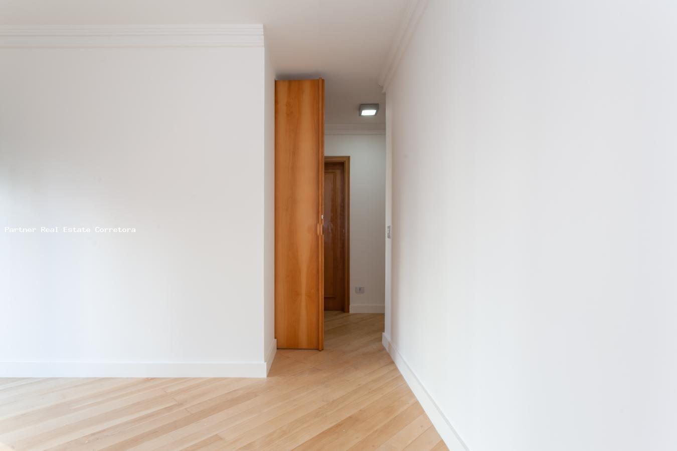 Apartamento à venda com 4 quartos, 202m² - Foto 19