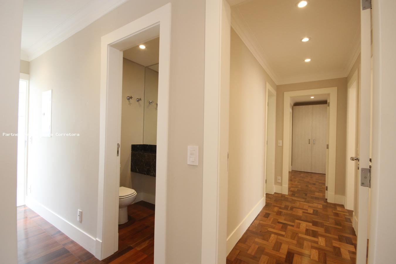 Apartamento à venda com 3 quartos, 210m² - Foto 14