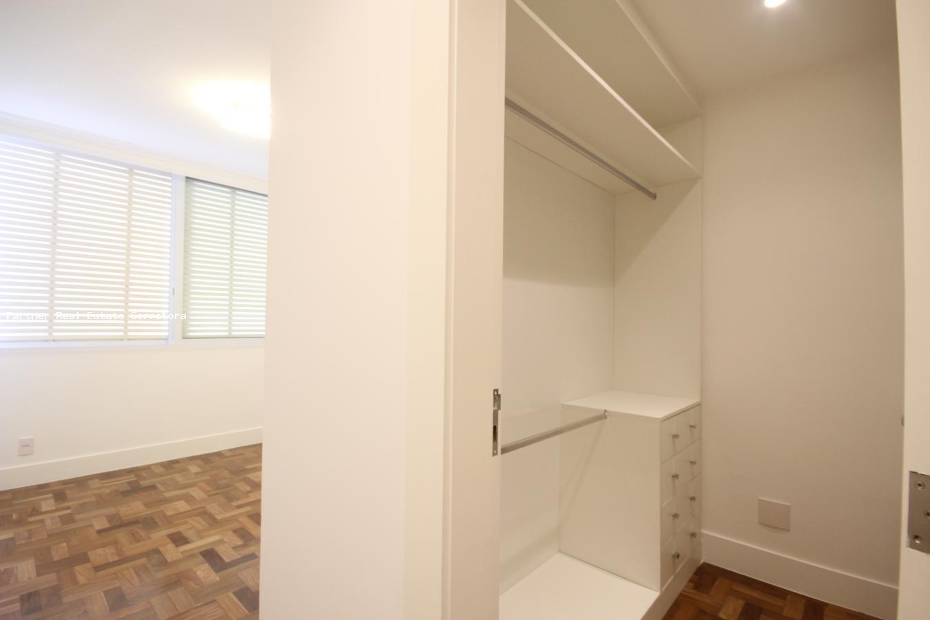 Apartamento à venda com 3 quartos, 210m² - Foto 18