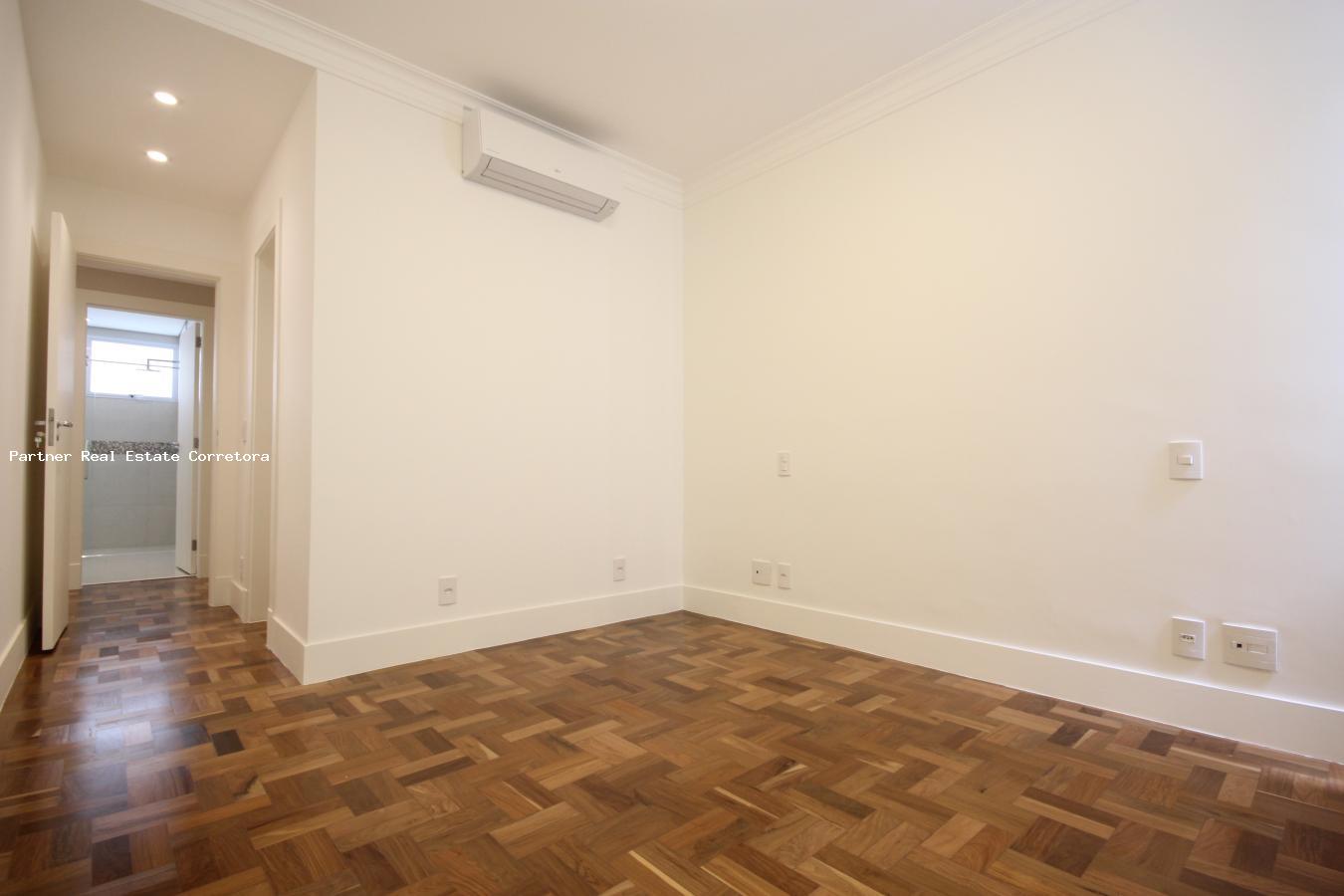 Apartamento à venda com 3 quartos, 210m² - Foto 19