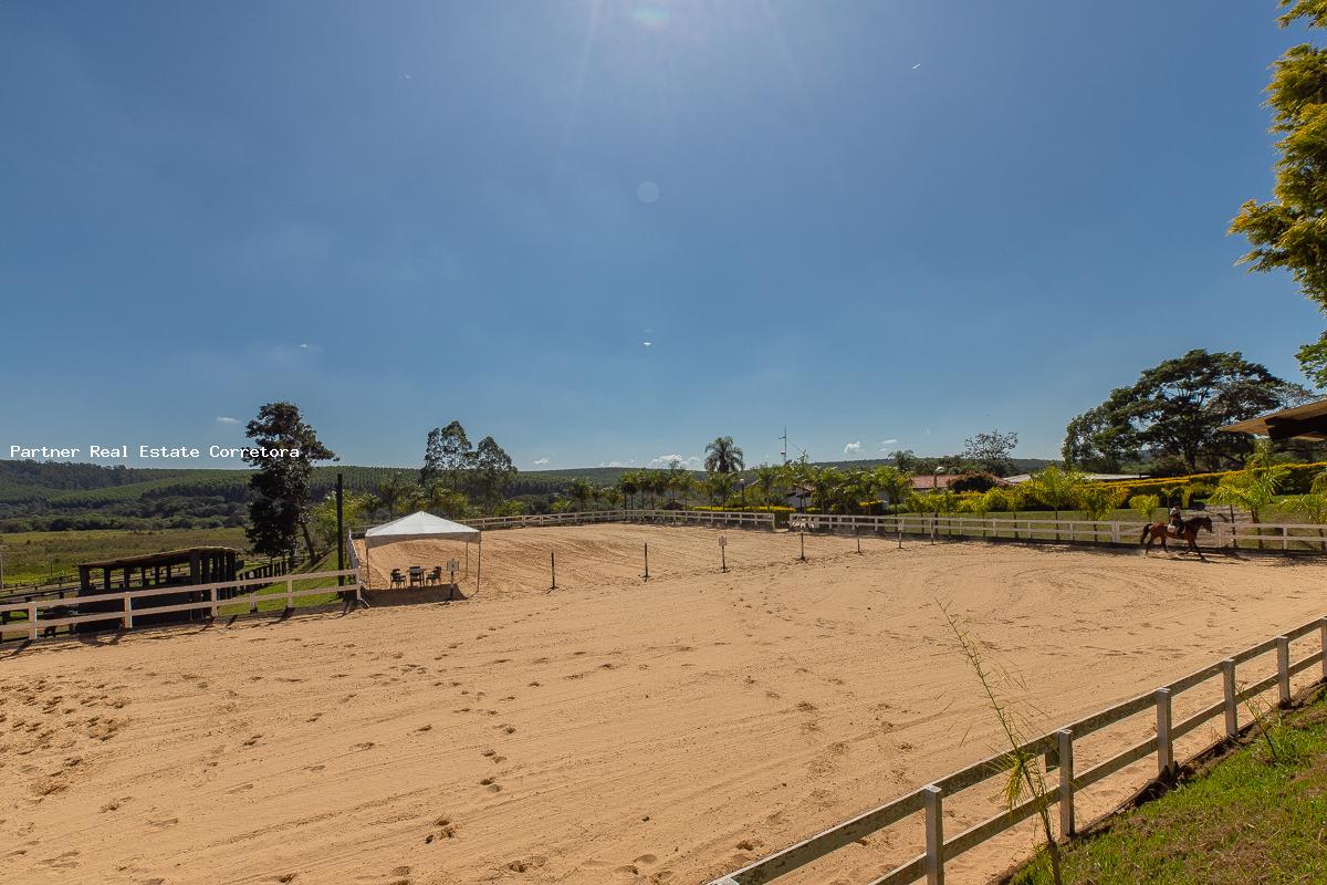 Chácara à venda com 3 quartos, 133100m² - Foto 8