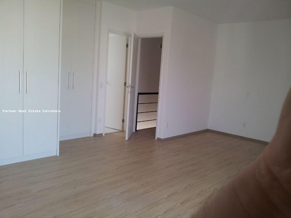 Cobertura, 3 quartos, 227 m² - Foto 4