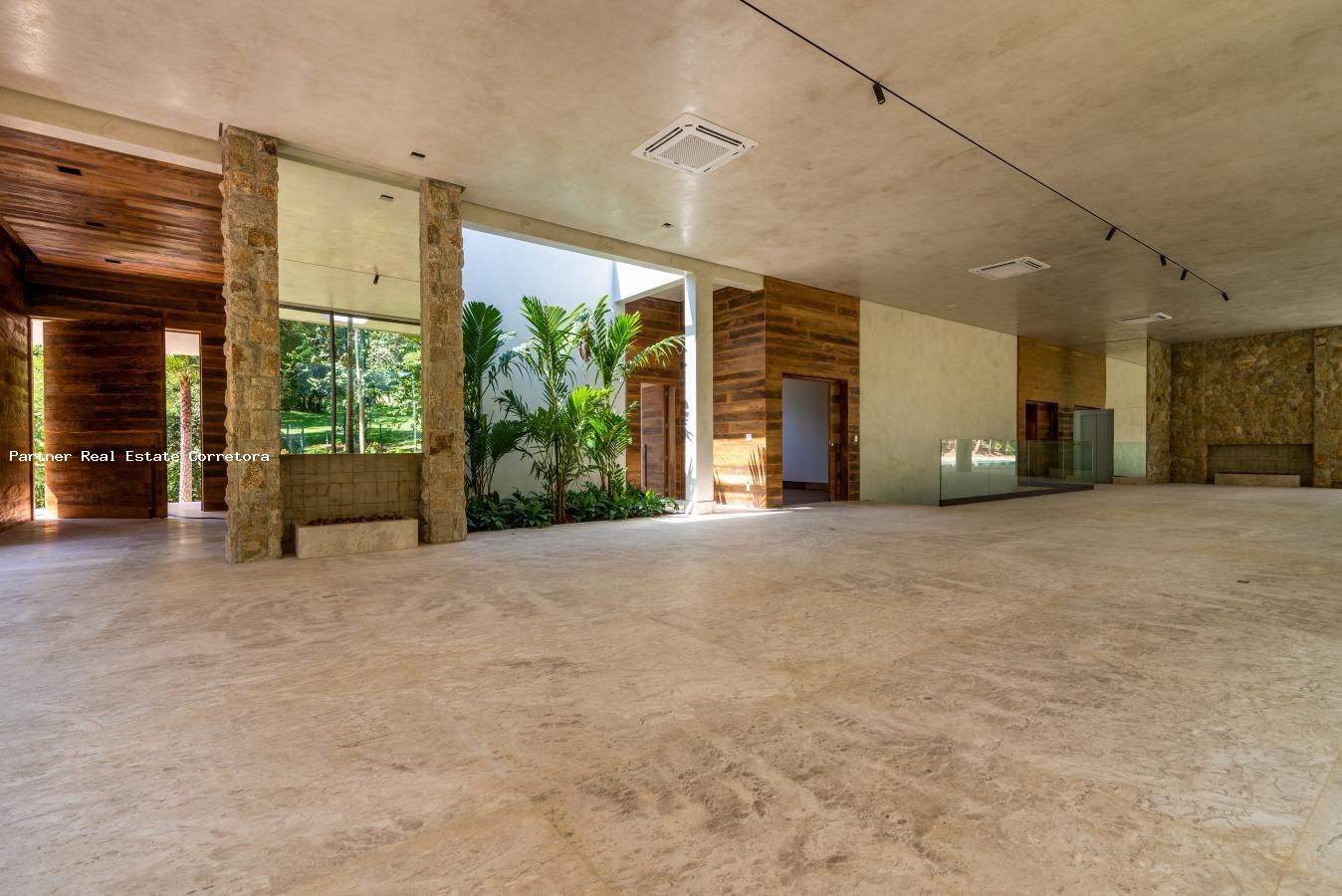 Casa de Condomínio à venda com 5 quartos, 3760m² - Foto 3