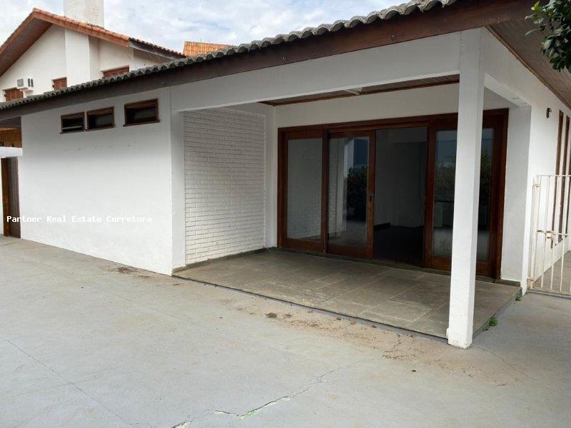 Apartamento à venda com 4 quartos, 230m² - Foto 1