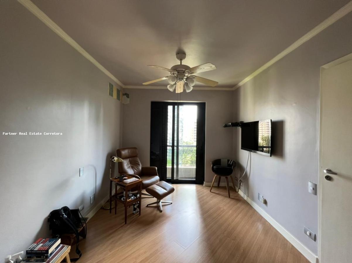 Apartamento à venda com 4 quartos, 220m² - Foto 15