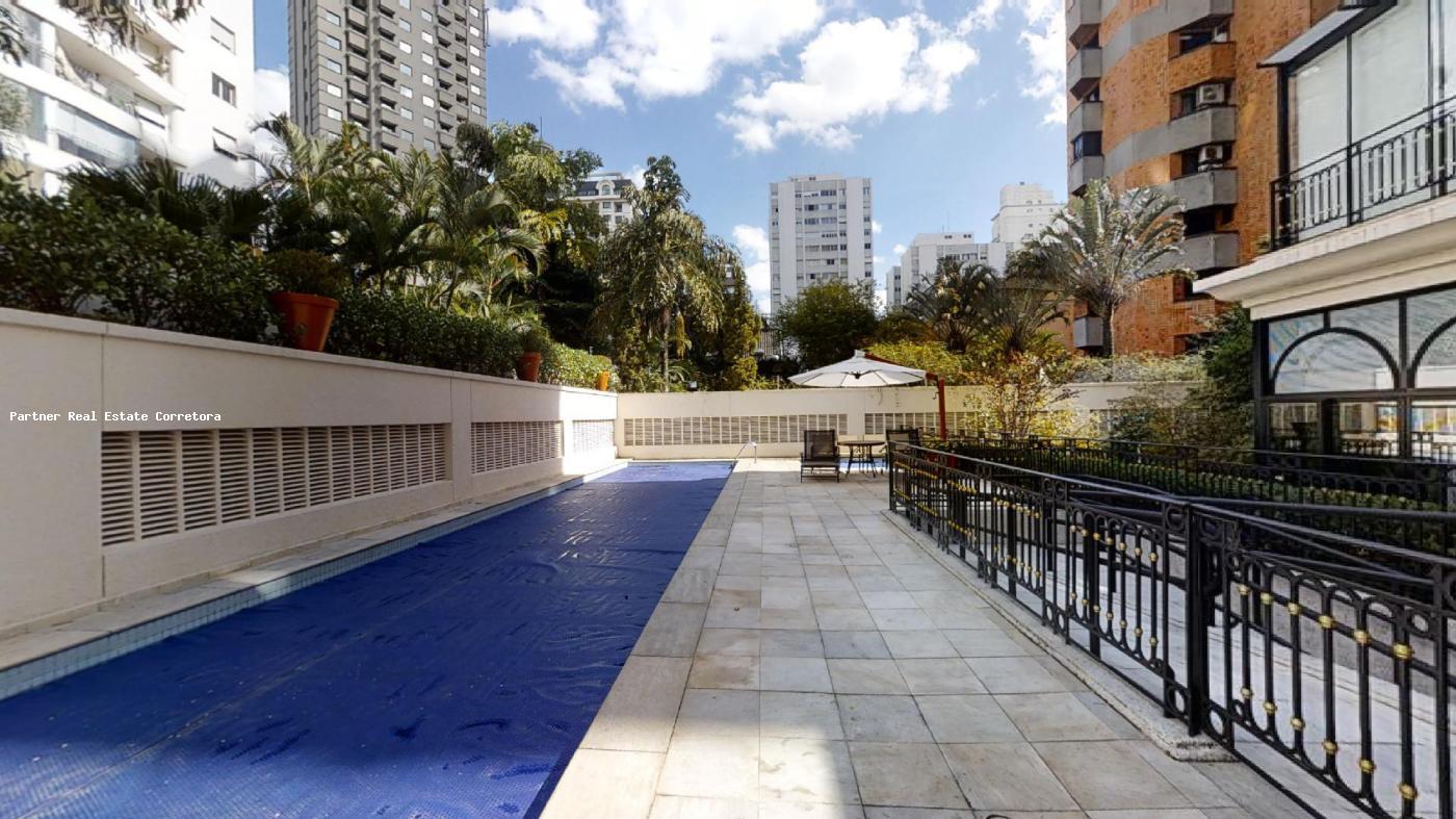 Apartamento à venda com 3 quartos, 261m² - Foto 4