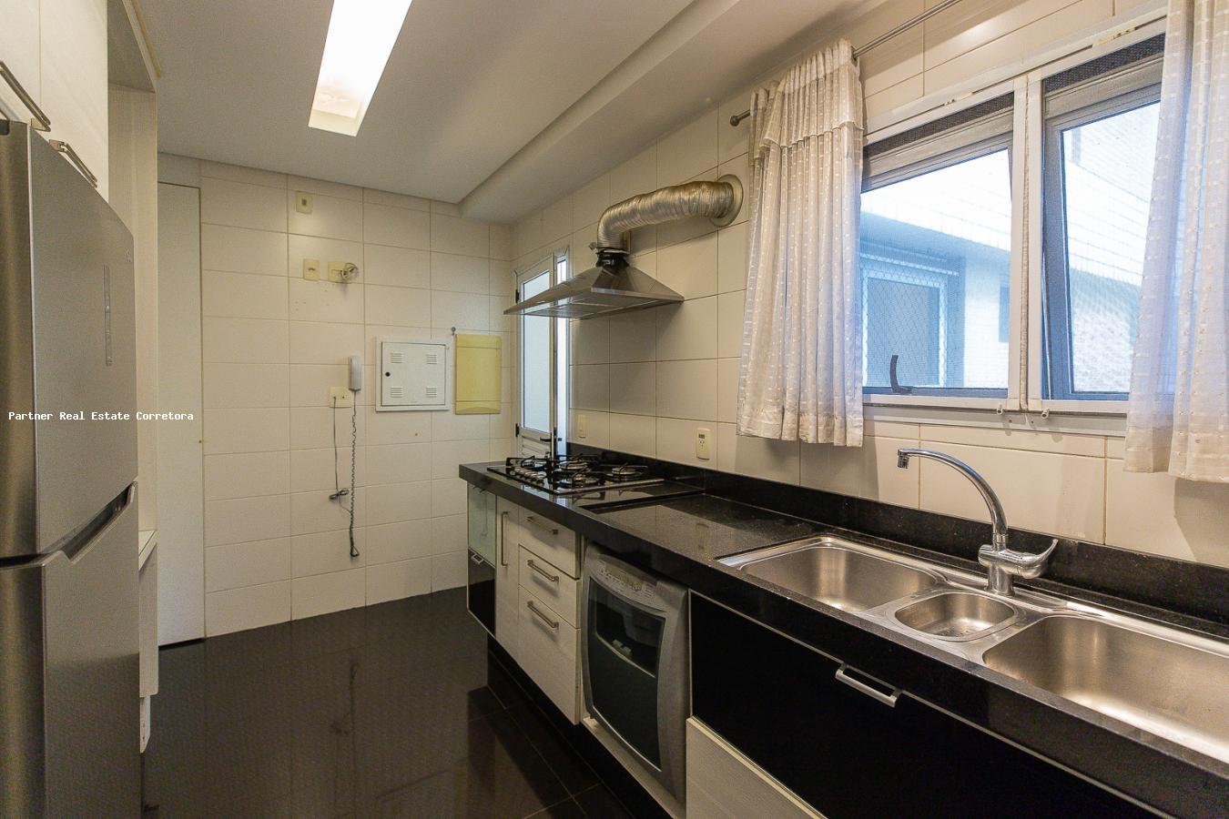 Apartamento à venda com 3 quartos, 207m² - Foto 11