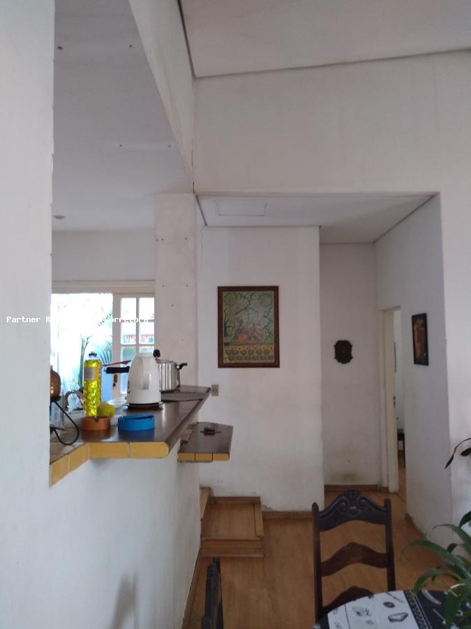 Casa à venda com 4 quartos, 350m² - Foto 8