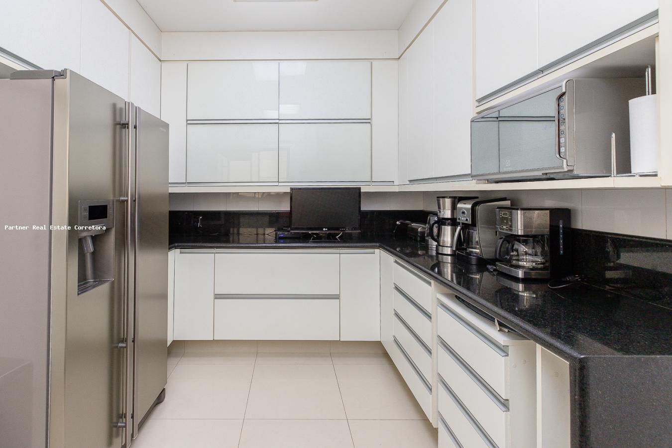 Apartamento à venda com 3 quartos, 235m² - Foto 17