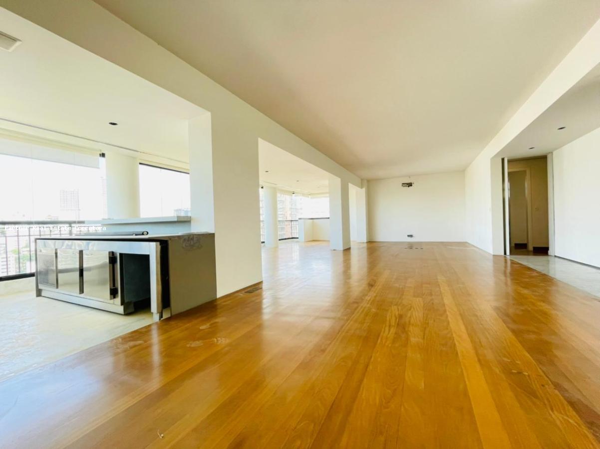 Apartamento à venda com 3 quartos, 215m² - Foto 1