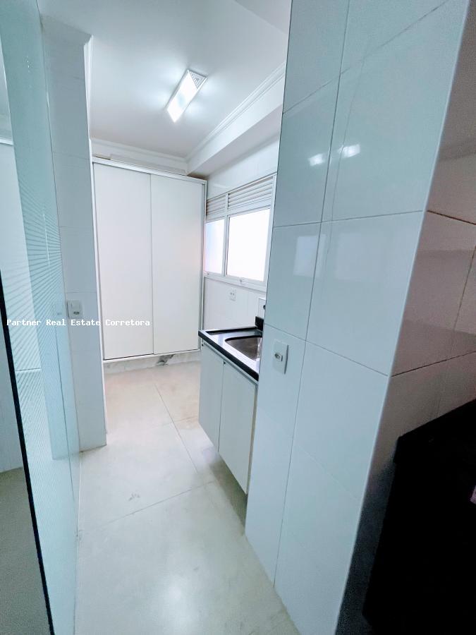 Apartamento à venda com 3 quartos, 137m² - Foto 4