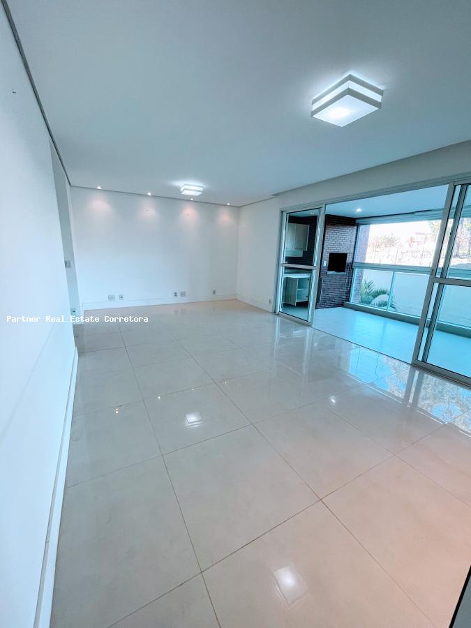 Apartamento à venda com 3 quartos, 137m² - Foto 6