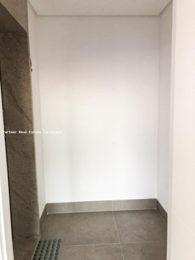 Apartamento à venda com 3 quartos, 158m² - Foto 2