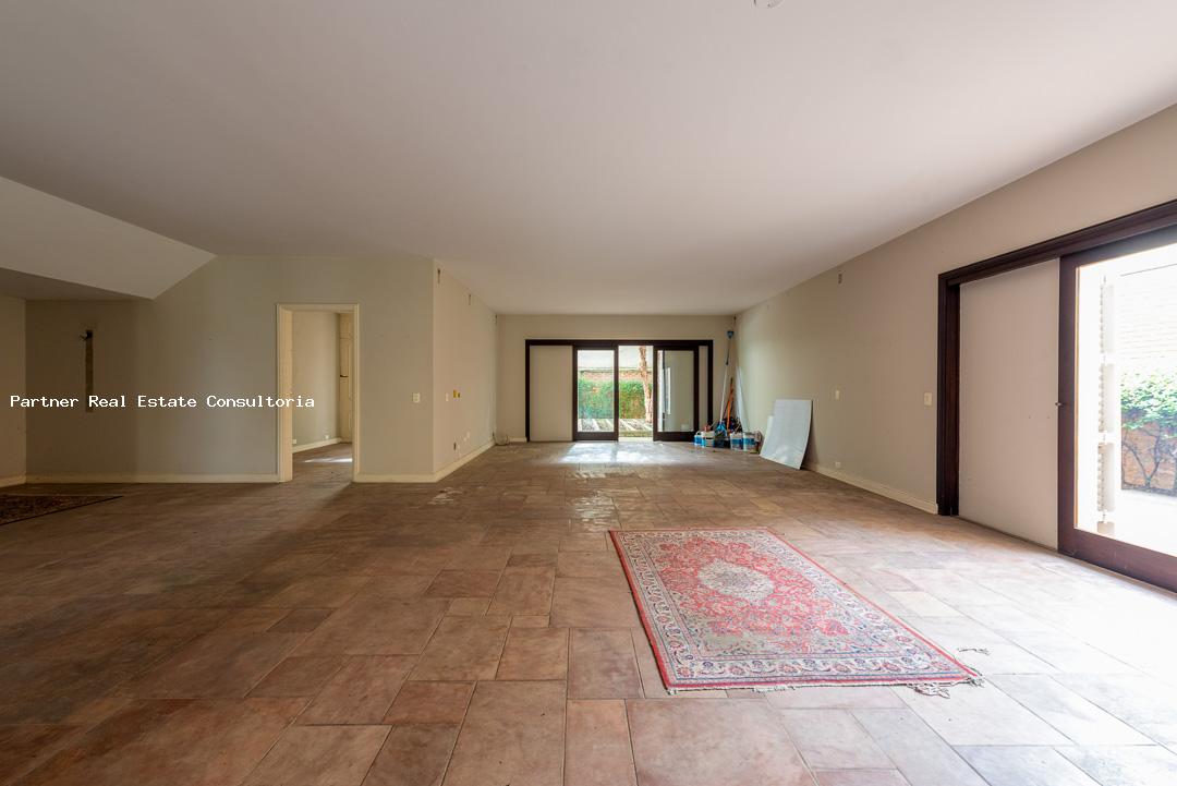 Casa à venda com 4 quartos, 960m² - Foto 2