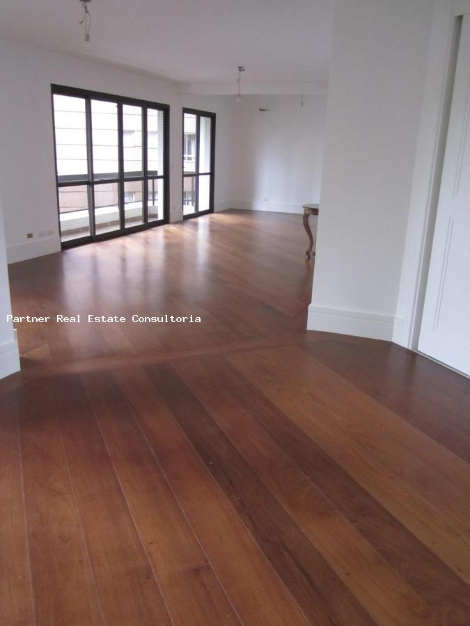 Apartamento à venda com 3 quartos, 210m² - Foto 4