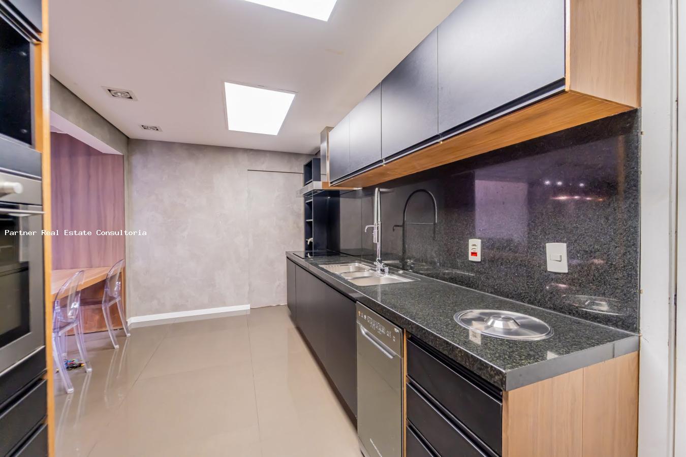 Apartamento à venda com 4 quartos, 195m² - Foto 17