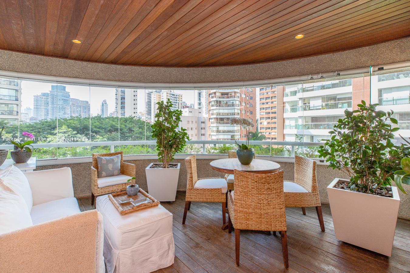 Apartamento à venda com 3 quartos, 243m² - Foto 12