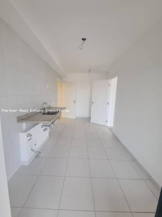 Apartamento à venda com 3 quartos, 173m² - Foto 2