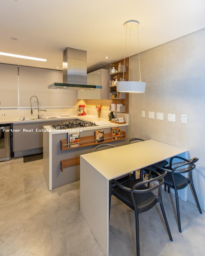 Apartamento à venda com 4 quartos, 243m² - Foto 6