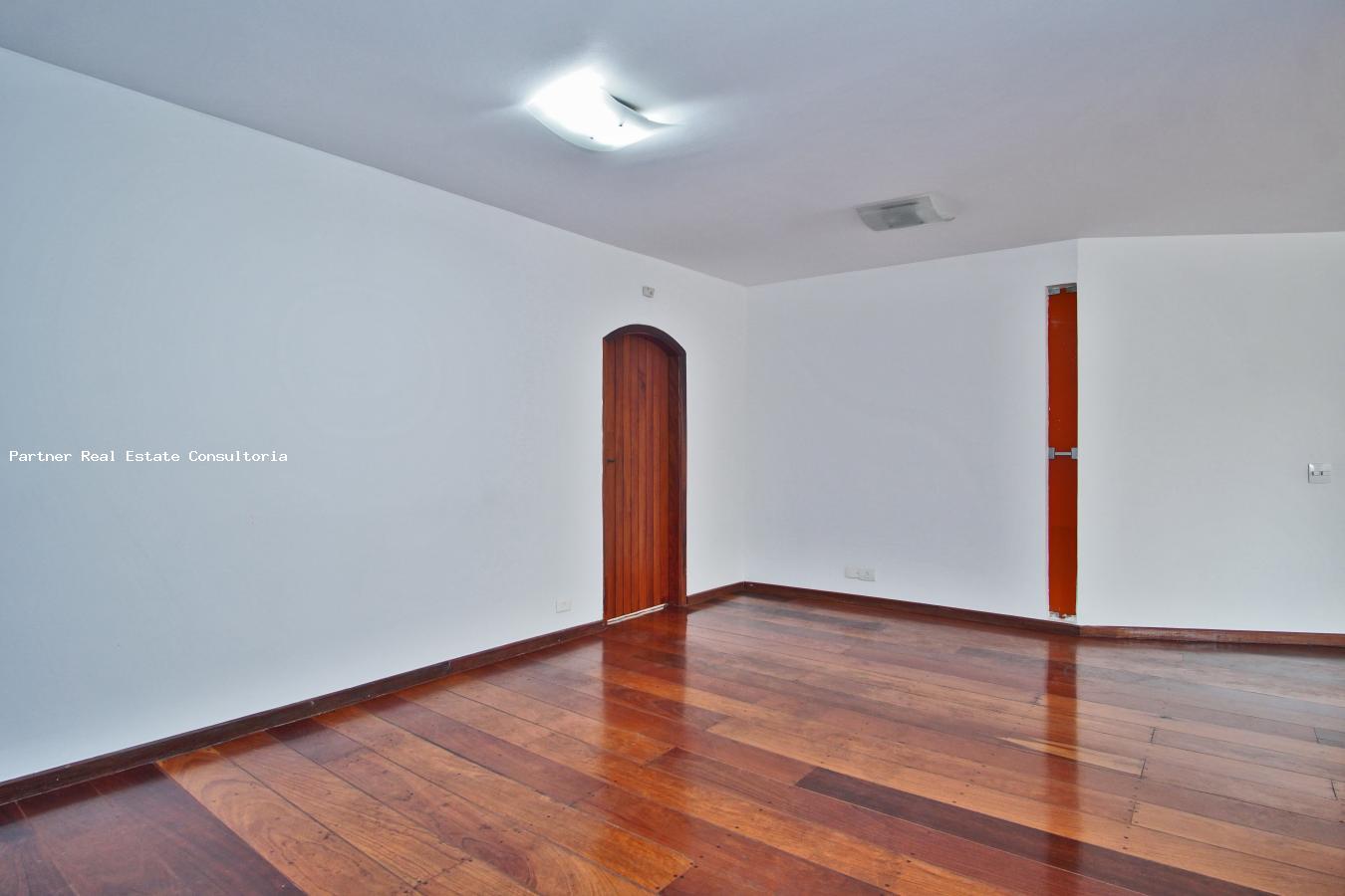 Apartamento à venda com 3 quartos, 158m² - Foto 4