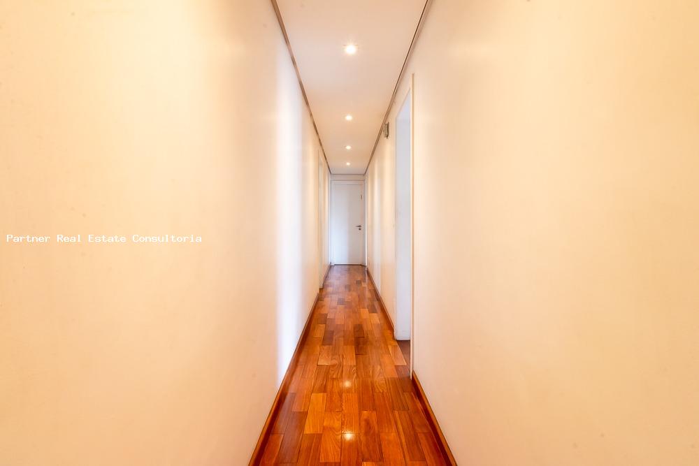 Apartamento à venda com 3 quartos, 240m² - Foto 4