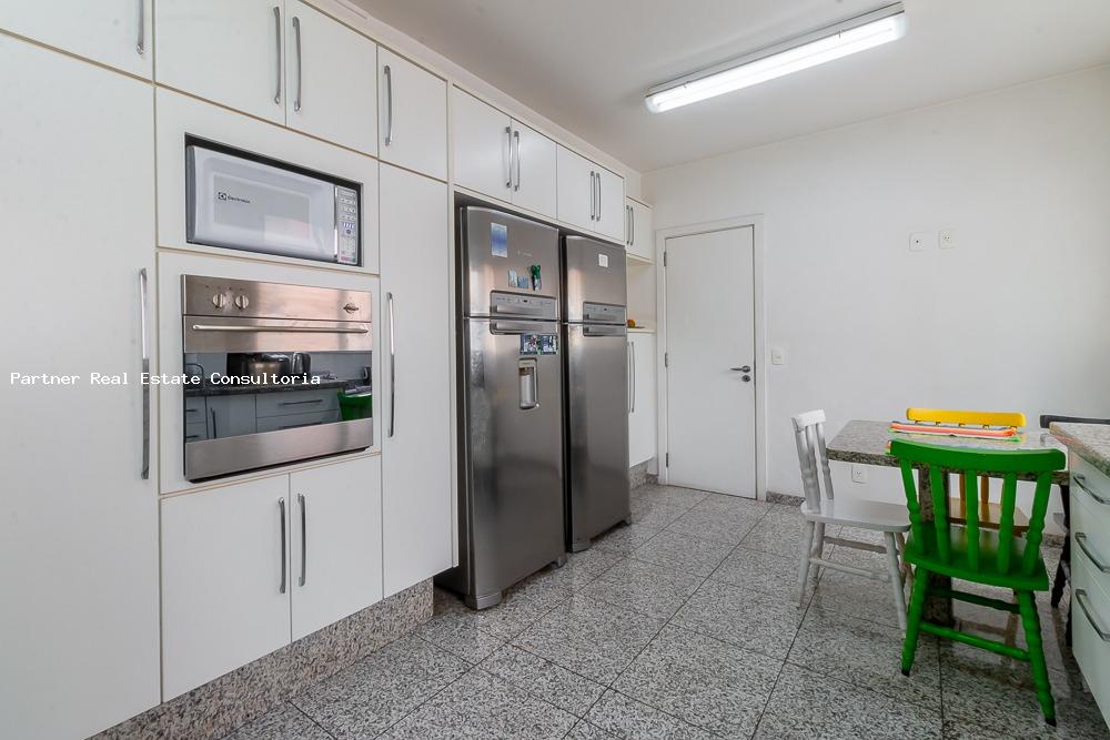 Apartamento à venda com 3 quartos, 240m² - Foto 17