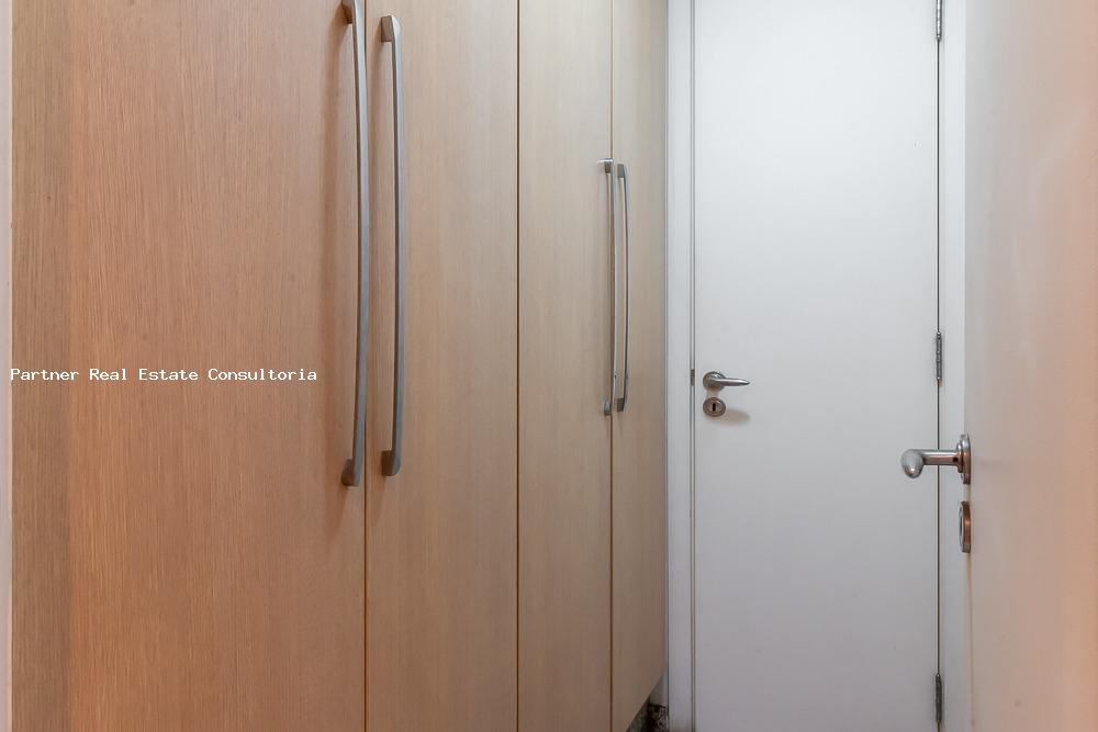 Apartamento à venda com 3 quartos, 240m² - Foto 14