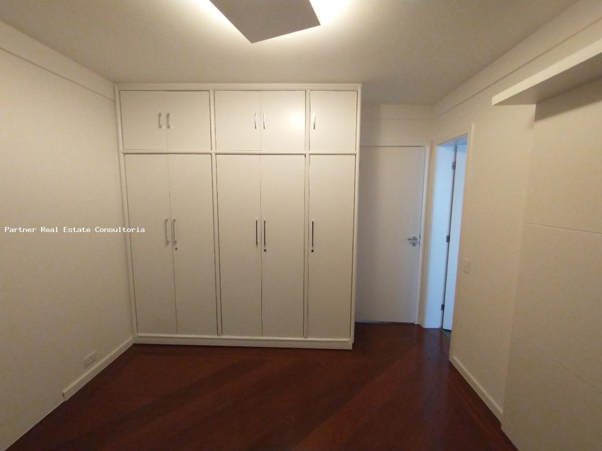 Apartamento à venda com 3 quartos, 198m² - Foto 7