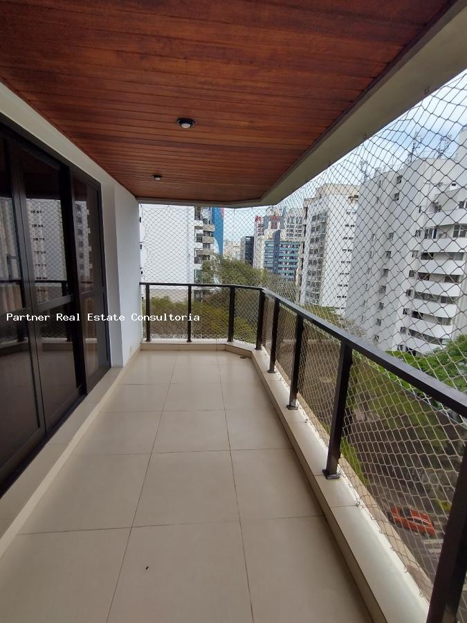 Apartamento à venda com 3 quartos, 198m² - Foto 9