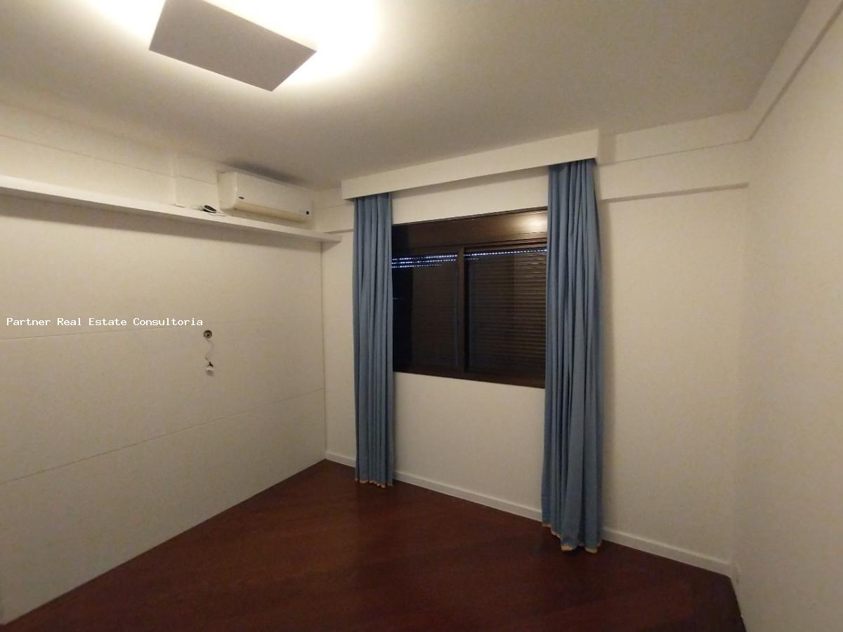 Apartamento à venda com 3 quartos, 198m² - Foto 13