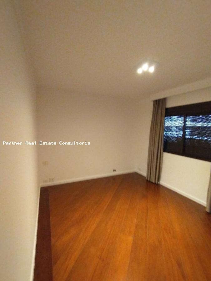 Apartamento à venda com 3 quartos, 198m² - Foto 11