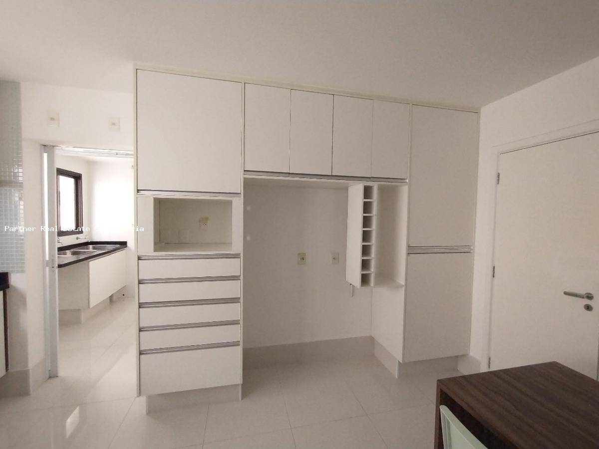 Apartamento à venda com 3 quartos, 198m² - Foto 22