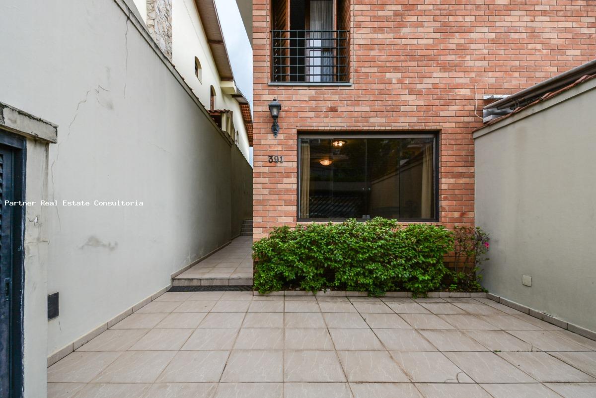 Casa à venda com 3 quartos, 140m² - Foto 1