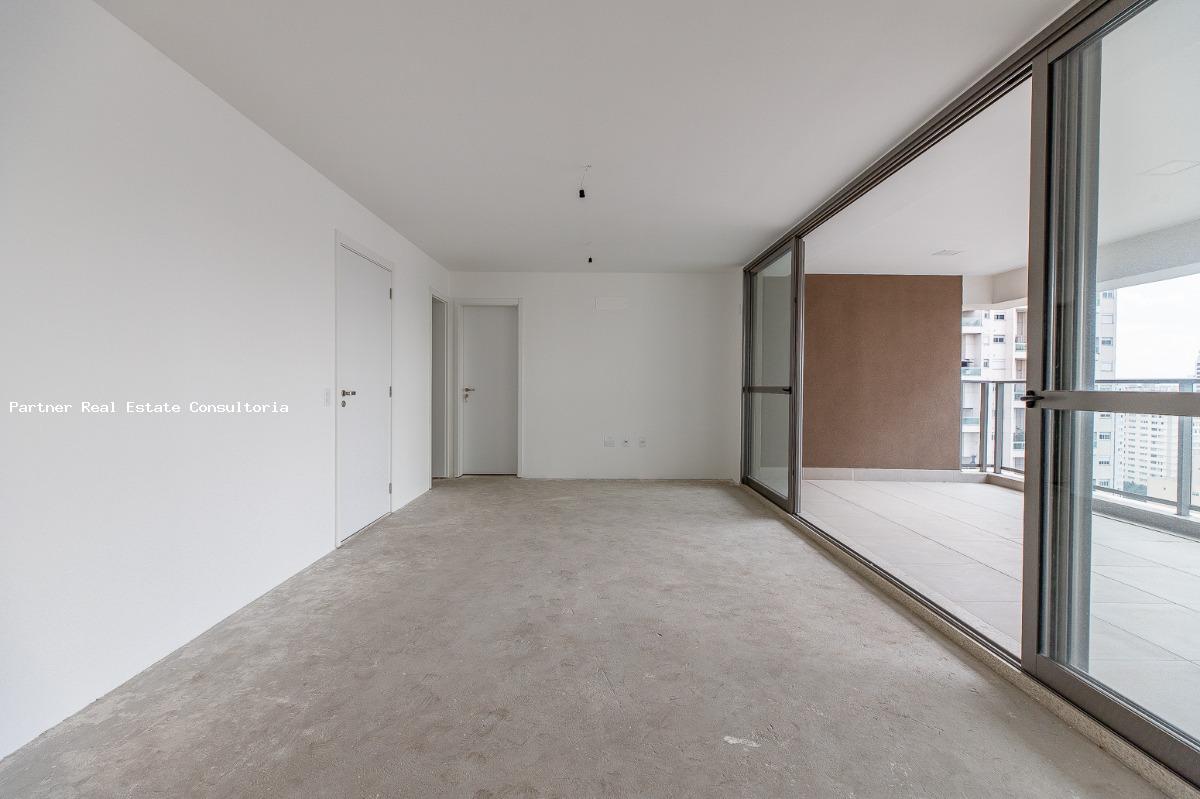 Apartamento à venda com 3 quartos, 157m² - Foto 4