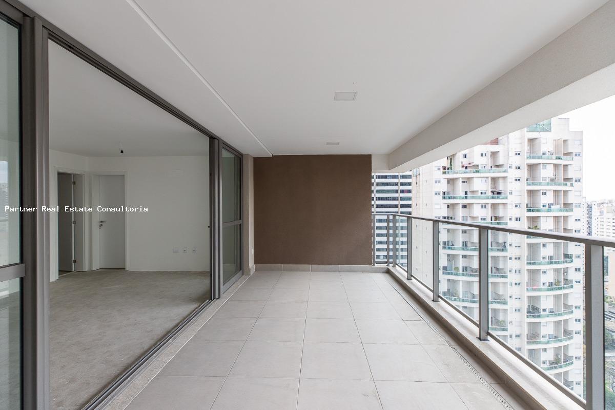 Apartamento à venda com 3 quartos, 157m² - Foto 9