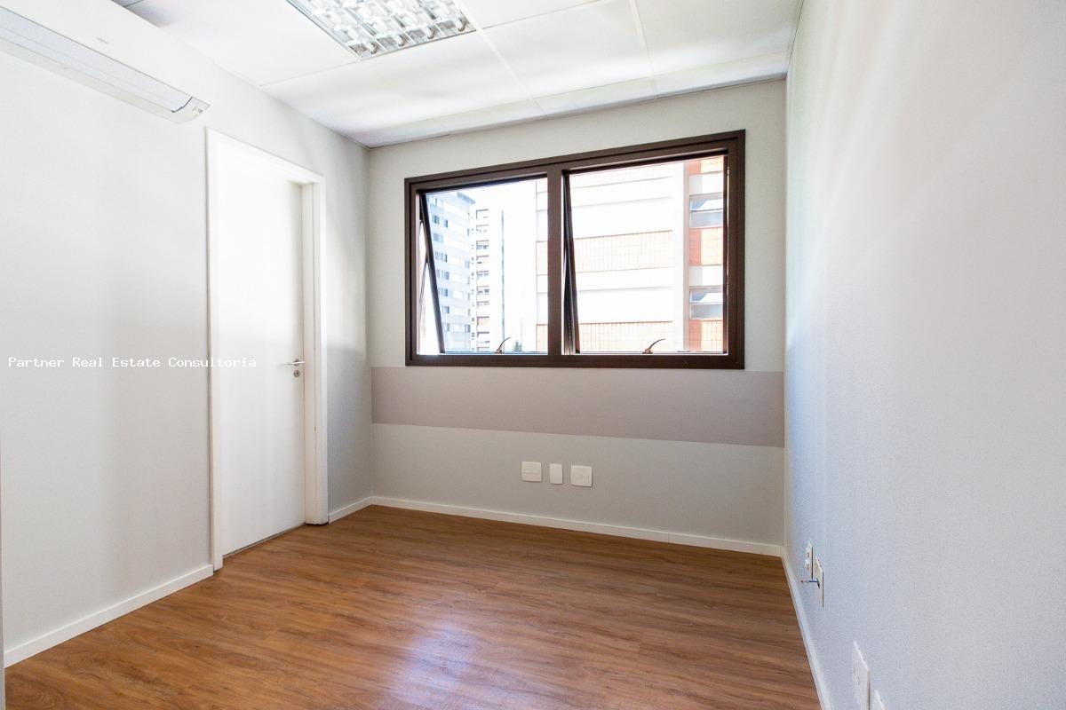 Conjunto Comercial-Sala à venda com 4 quartos, 200m² - Foto 17