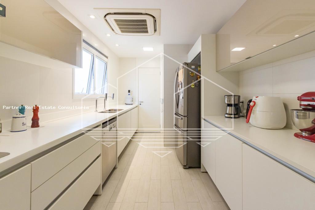 Apartamento para alugar com 4 quartos, 275m² - Foto 8