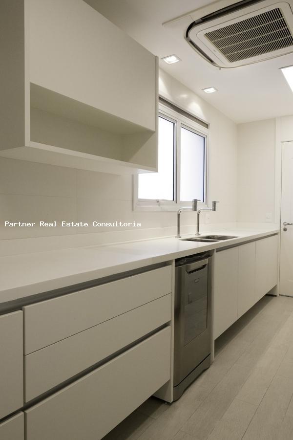 Apartamento para alugar com 4 quartos, 273m² - Foto 5