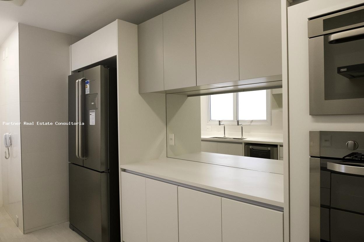 Apartamento para alugar com 4 quartos, 273m² - Foto 6