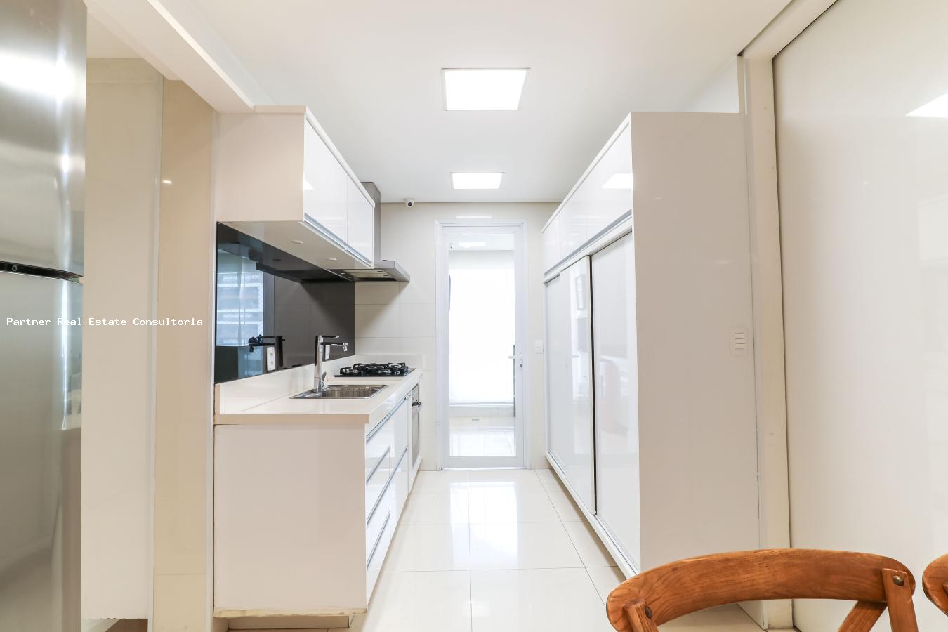 Apartamento à venda com 3 quartos, 134m² - Foto 9